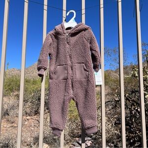 Carter’s NWT Outside Onesie Size 9Mo Color Brownish/Chocolateish Sherpa Looking